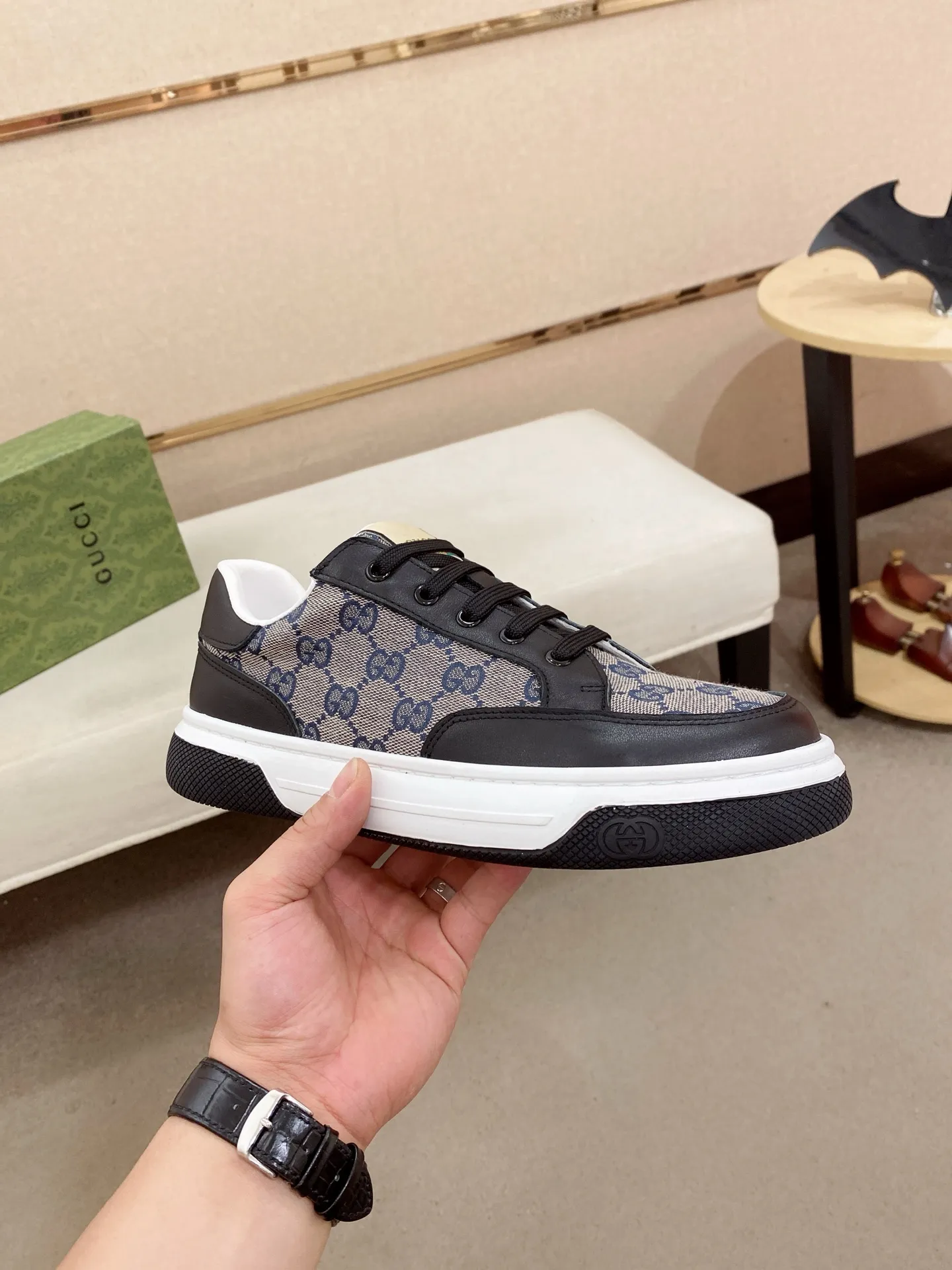Men's clothing and shoes💰 440💰🇮🇹🇮🇹GUCCI🔍🔍New models are on sale at the same time at counters, uppers🇮🇹 Italian imported first-layer cowhide, fully imported sheepskin lining💪💪, completely 1⃣️ to 1 ⃣️Re-engraved🇮🇹💪💪, ⚠Sole: The original sole is specially provided by the original factory, the exclusive movable molded sole is super comfortable, ⚠The original factory follows the order, 🔍🔍high quality, you can enter and exit the counter at will, welcome to compare⚠. Code number:38-44